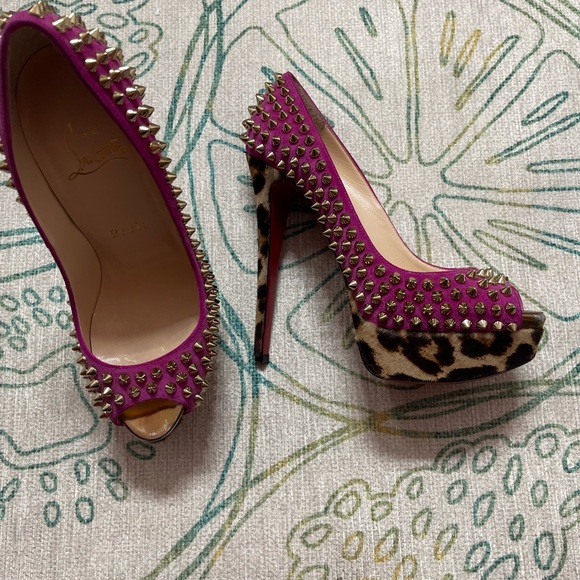 Christian louboutin size 36.5 shoes - Picture 3 of 11